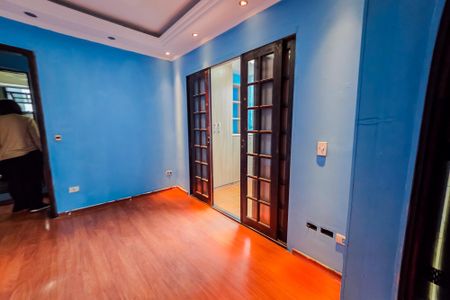 Casa à venda com 220m², 2 quartos e 6 vagas
