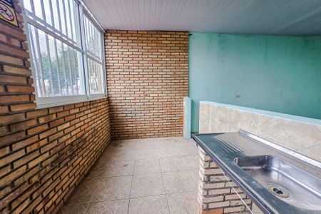 Casa à venda com 220m², 2 quartos e 6 vagas