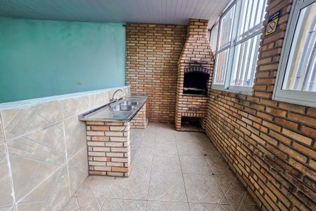 Casa à venda com 220m², 2 quartos e 6 vagas