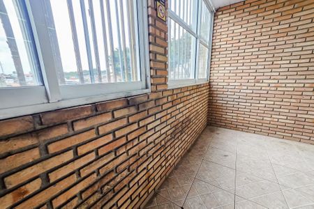 Casa à venda com 220m², 2 quartos e 6 vagas