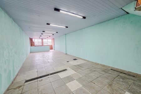 Casa à venda com 220m², 2 quartos e 6 vagas