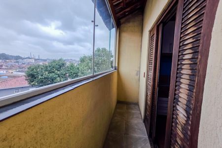 Casa à venda com 220m², 2 quartos e 6 vagas