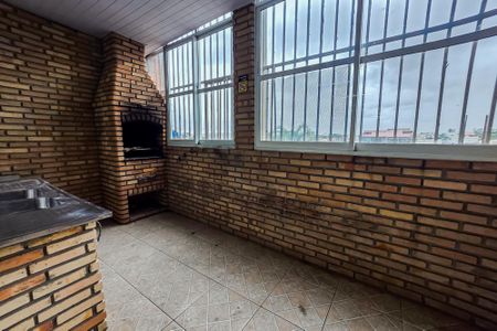Casa à venda com 220m², 2 quartos e 6 vagas