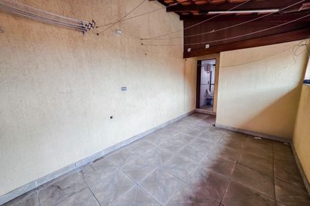 Casa à venda com 220m², 2 quartos e 6 vagas
