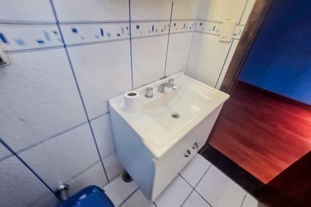 Casa à venda com 220m², 2 quartos e 6 vagas