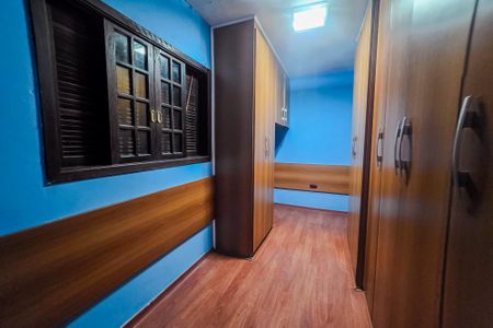 Casa à venda com 220m², 2 quartos e 6 vagas