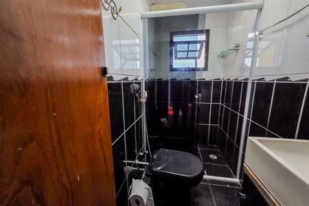 Casa à venda com 220m², 2 quartos e 6 vagas