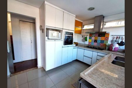 Casa à venda com 3 quartos, 420m² em Butantã, São Paulo
