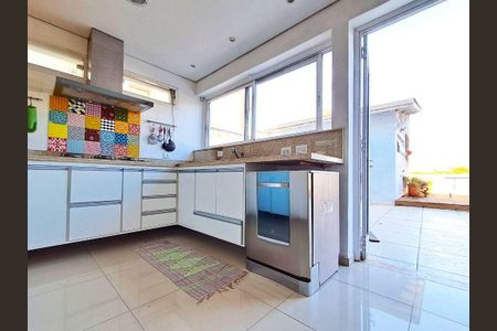 Casa à venda com 3 quartos, 420m² em Butantã, São Paulo