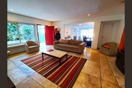 Casa à venda com 3 quartos, 420m² em Butantã, São Paulo