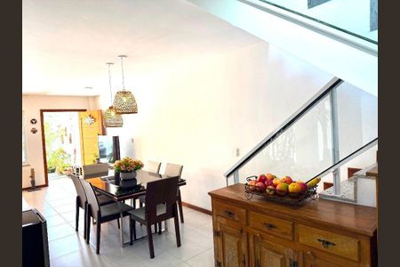 Casa à venda com 4 quartos, 155m² em Itaipu, Niterói