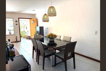 Casa à venda com 4 quartos, 155m² em Itaipu, Niterói