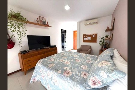 Casa à venda com 4 quartos, 155m² em Itaipu, Niterói