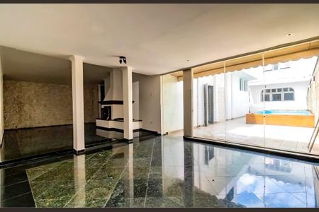 Casa à venda com 4 quartos, 350m² em Jabaquara, São Paulo