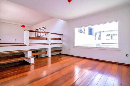 Casa à venda com 4 quartos, 350m² em Jabaquara, São Paulo