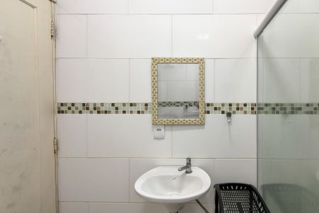 Casa de condomínio para alugar com 65m², 2 quartos e sem vagaBanheiro 