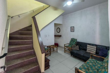 Casa de condomínio para alugar com 65m², 2 quartos e sem vagaSala