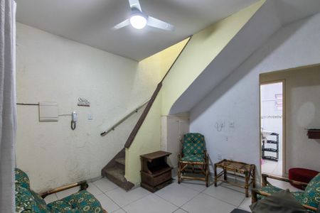 Casa de condomínio para alugar com 65m², 2 quartos e sem vagaSala