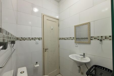 Casa de condomínio para alugar com 65m², 2 quartos e sem vagaBanheiro 