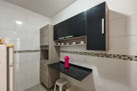 Casa de condomínio para alugar com 65m², 2 quartos e sem vagaCozinha 