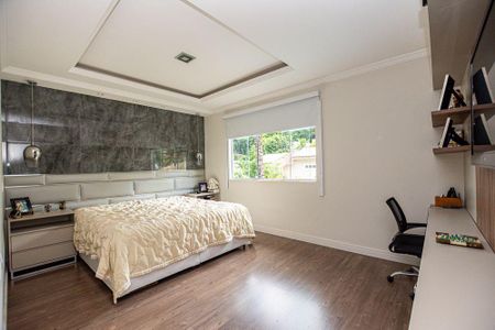 Casa à venda com 5 quartos, 337m² em Serra Grande, Niterói