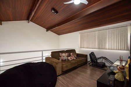 Casa à venda com 5 quartos, 337m² em Serra Grande, Niterói