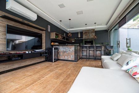 Casa à venda com 5 quartos, 337m² em Serra Grande, Niterói