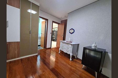Casa à venda com 6 quartos, 533m² em Buritis, Belo Horizonte
