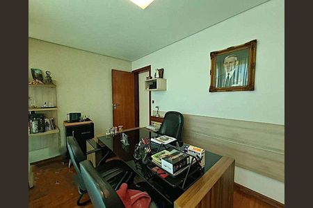 Casa à venda com 6 quartos, 533m² em Buritis, Belo Horizonte