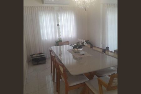 Casa à venda com 3 quartos, 166m² em Piratininga, Niterói