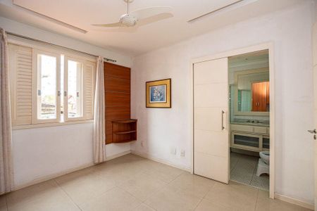 Casa à venda com 4 quartos, 200m² em Santa Rosa, Niterói