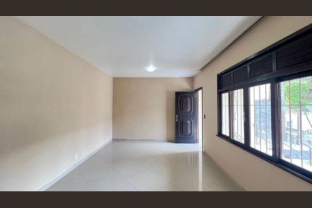 Casa à venda com 3 quartos, 120m² em Santa Rosa, Niterói