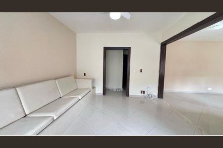 Casa à venda com 3 quartos, 120m² em Santa Rosa, Niterói