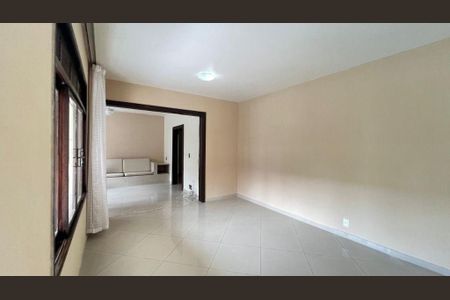 Casa à venda com 3 quartos, 120m² em Santa Rosa, Niterói
