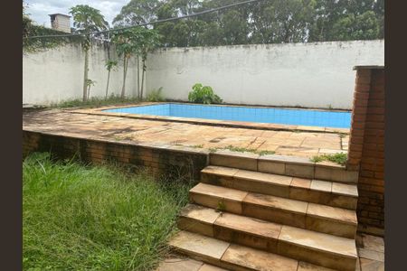 Casa à venda com 390m², 4 quartos e 4 vagasFoto 02