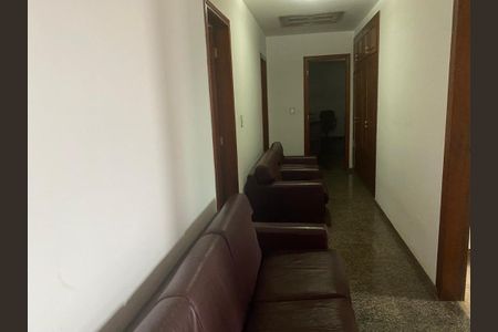 Casa à venda com 390m², 4 quartos e 4 vagasFoto 03