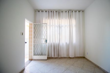 Sala de casa para alugar com 1 quarto, 100m² em Vista Alegre, Rio de Janeiro