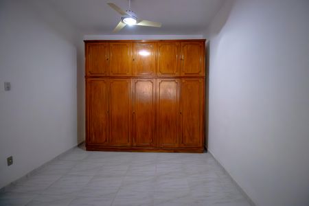 Quarto de casa para alugar com 1 quarto, 100m² em Vista Alegre, Rio de Janeiro