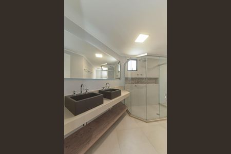 Apartamento à venda com 198m², 3 quartos e 3 vagasBanheiro da Suíte 1