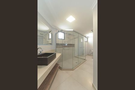 Apartamento à venda com 198m², 3 quartos e 3 vagasBanheiro da Suíte 1