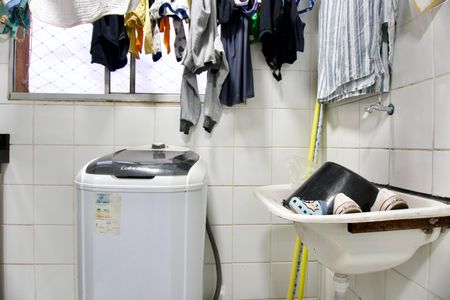 Apartamento à venda com 47m², 2 quartos e 1 vaga Apartamento à venda com 47m², 2 quartos e 1 vagaCozinha e Área de Serviço