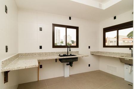 Apartamento à venda com 95m², 3 quartos e 2 vagas Apartamento à venda com 95m², 3 quartos e 2 vagasCozinha e Área de Serviço