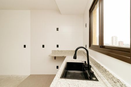 Apartamento à venda com 95m², 3 quartos e 2 vagas Apartamento à venda com 95m², 3 quartos e 2 vagasCozinha e Área de Serviço