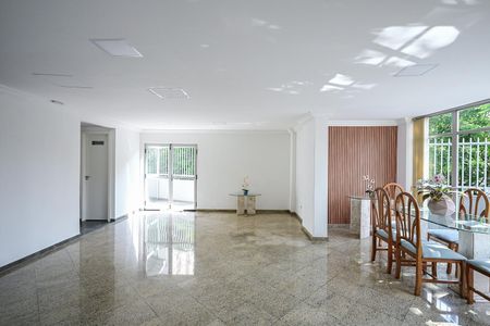 Apartamento para alugar com 37m², 1 quarto e 1 vagaSalão de Festa