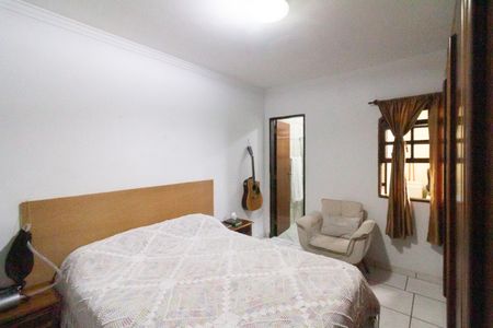 Casa à venda com 130m², 3 quartos e 2 vagasQuarto 3 - Suíte