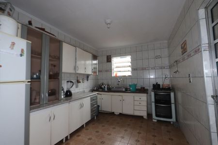 Casa para alugar com 210m², 2 quartos e 4 vagasCozinha