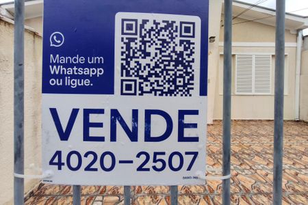 Casa à venda com 273m², 2 quartos e 3 vagas Casa à venda com 273m², 2 quartos e 3 vagasPLACA INSTALADA NA FACHADA