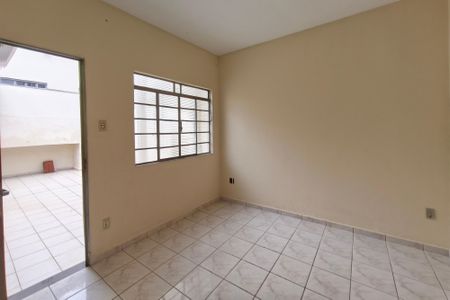 Casa à venda com 273m², 2 quartos e 3 vagas Casa à venda com 273m², 2 quartos e 3 vagasCasa 2 - Sala