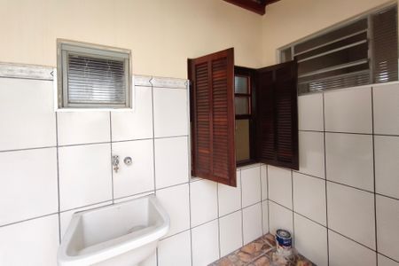 Casa à venda com 273m², 2 quartos e 3 vagas Casa à venda com 273m², 2 quartos e 3 vagasÁrea de Serviço