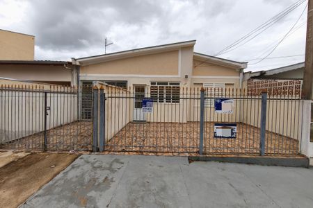 Casa à venda com 273m², 2 quartos e 3 vagasFachada